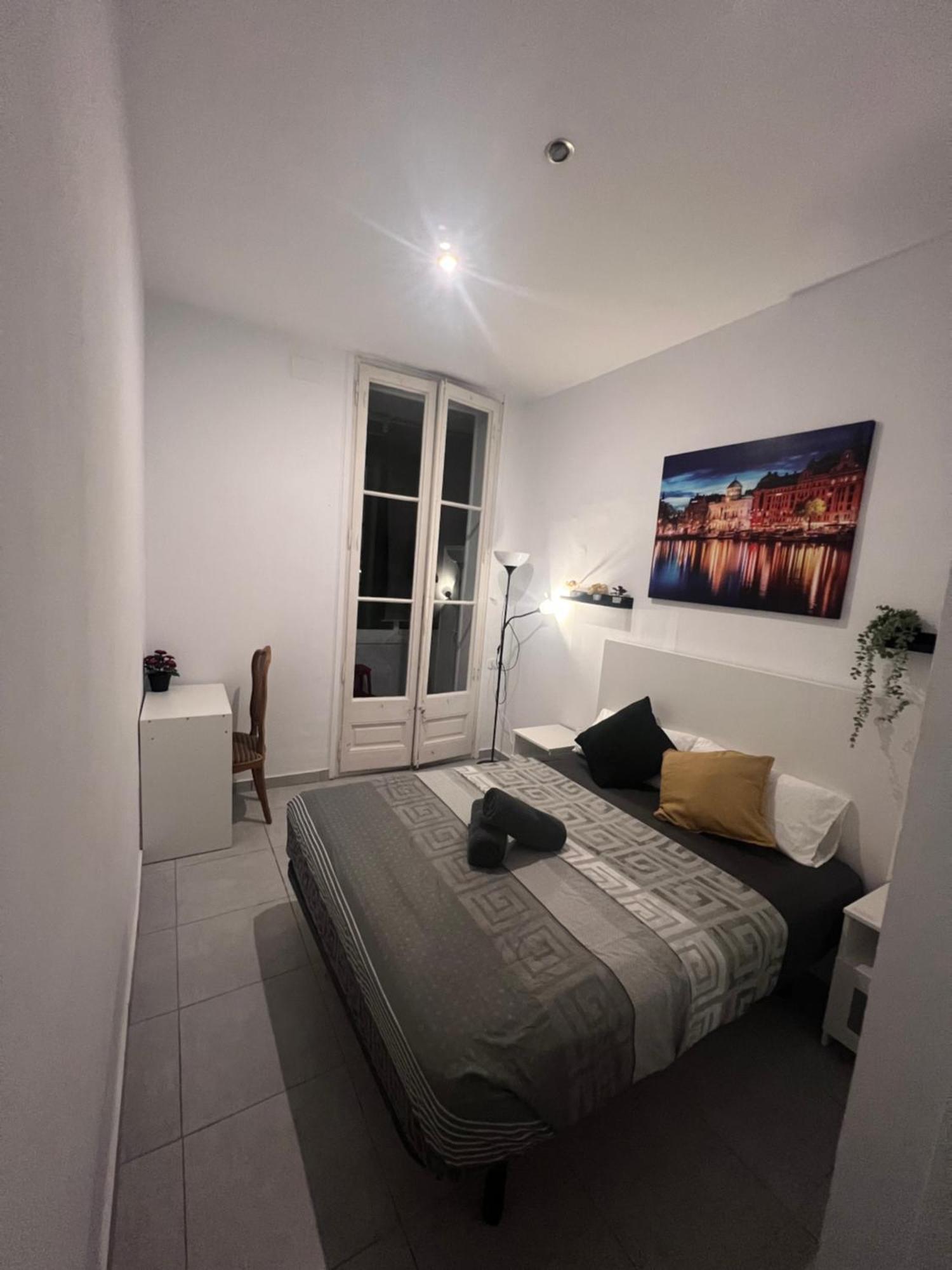 Rooms In Spacious Apartment In City Center Barcelona Exteriér fotografie