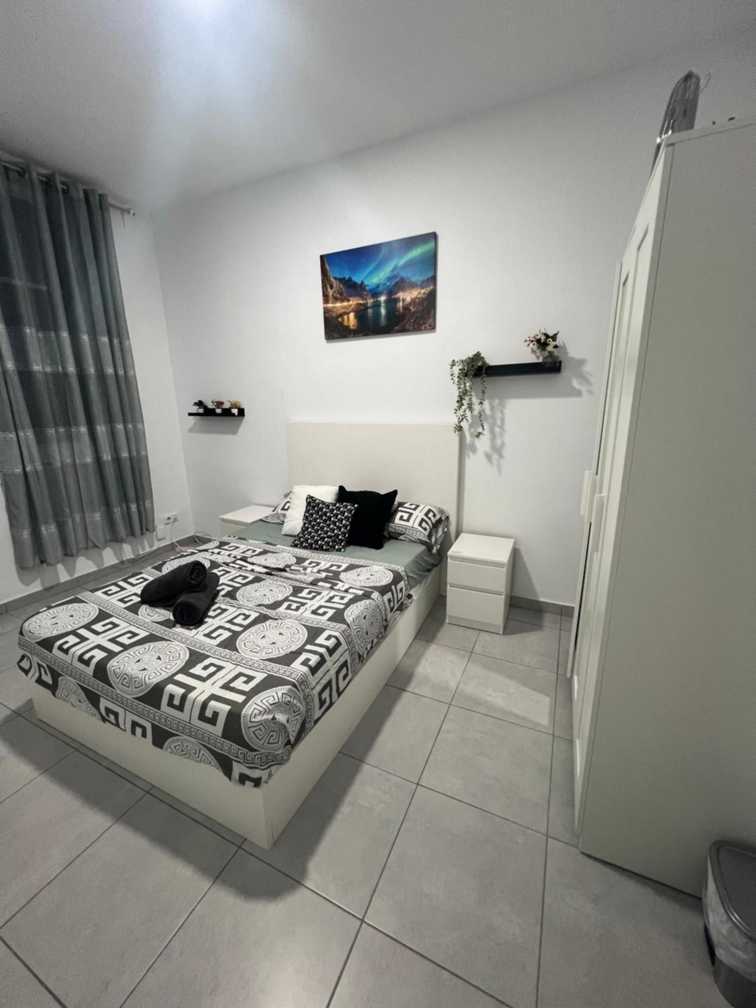 Rooms In Spacious Apartment In City Center Barcelona Exteriér fotografie